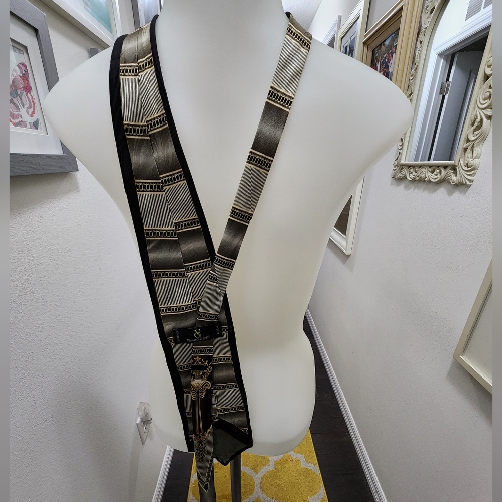 Tie - Picture 2 of 3